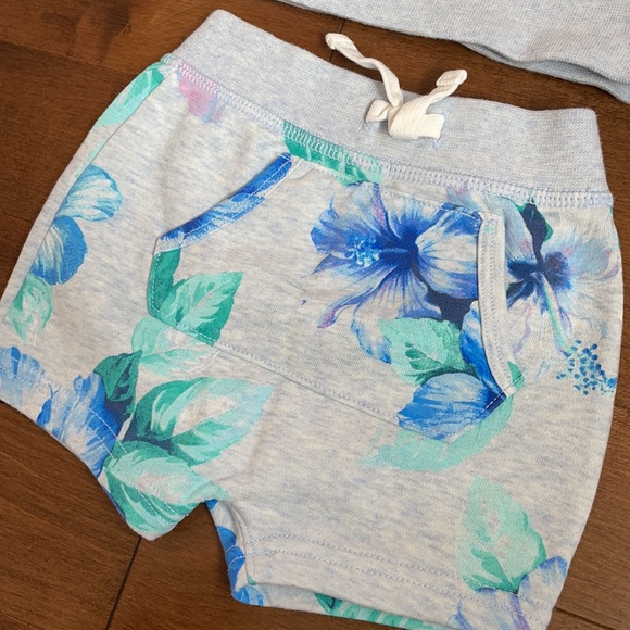 Super cute Baby Gap set 6-12 months - Picture 3 of 5